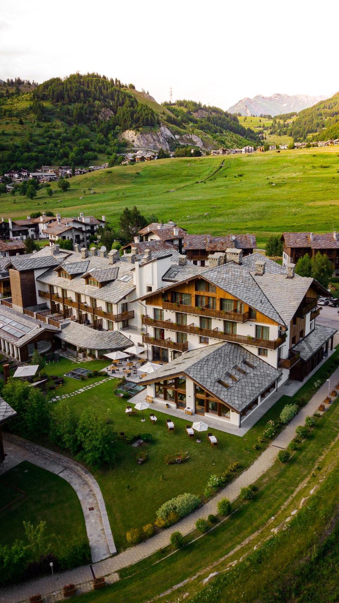 Montana Lodge & Spa, By R Collection Hotels La Thuile Exterior foto